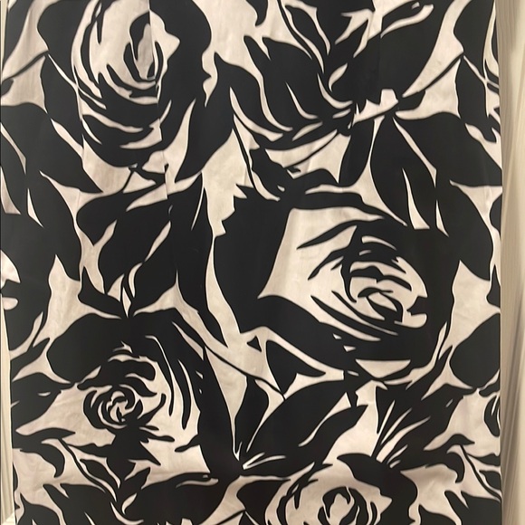 Floral Black White Sleeveless Garden Girl Dress. Size 8. Purple lining. - Picture 3 of 8